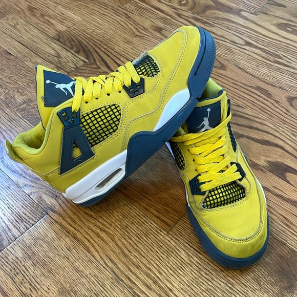 Air Jordan 4 Retro 'Lightning' Sneakers. Size 8. Excellent Condition. - Picture 1 of 16